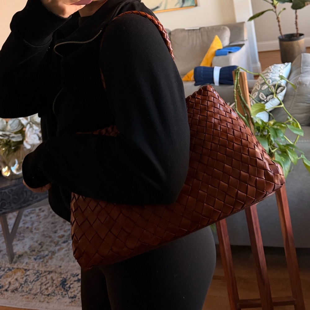 BROWN/COGNAC COWHIDE LEATHER WOVEN BAG/TOTE - Picture 5 of 6